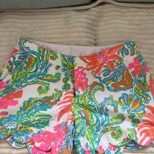 Lilly Pulitzer buttercup Scalloped Floral Shorts in Pink, Turquoise & Green